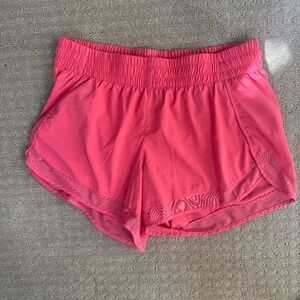 Athleta Mesh Racer Run Mid Rise 4" Short, size M, Pink/Coral